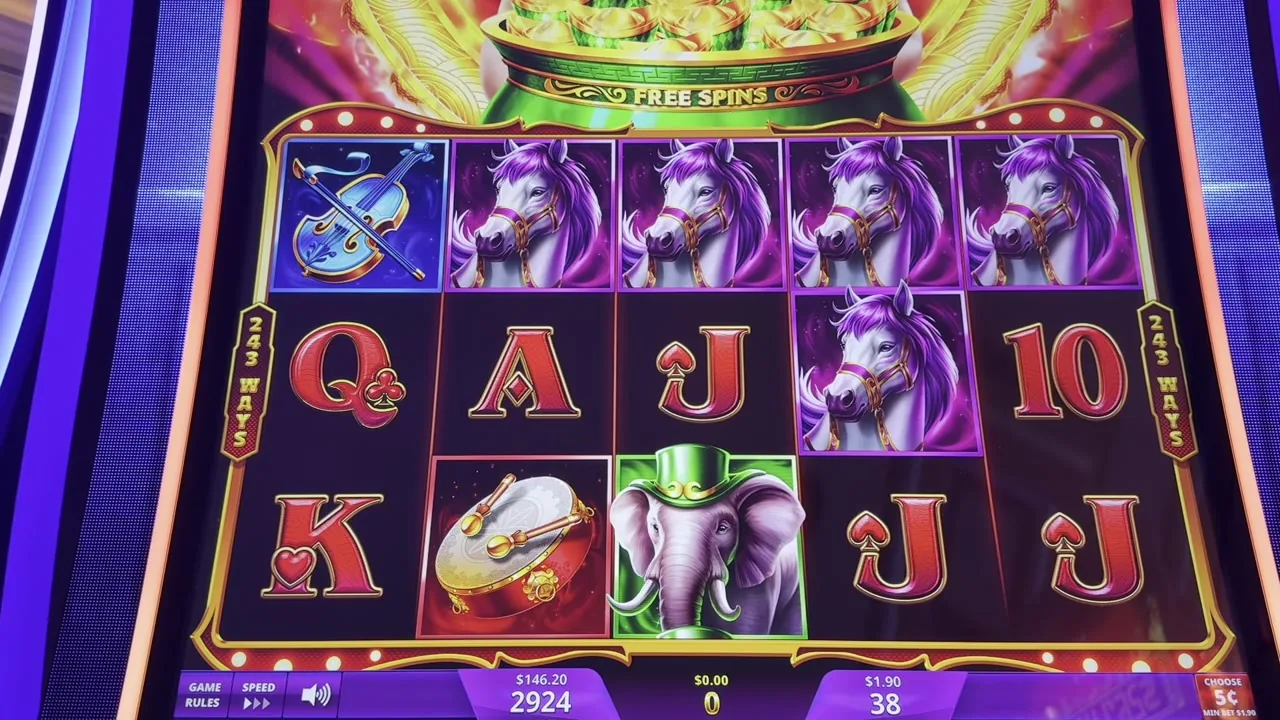Machines à sous de casino en fonctionnement, illustration des mythes sur les slots